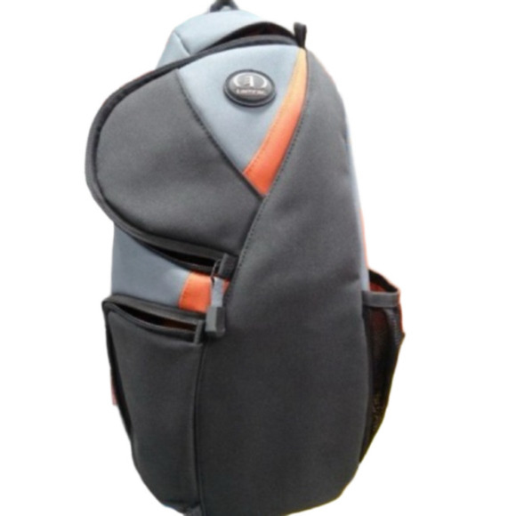 tamrac Handbags - Tamrac DSLR Camera Sling Backpack